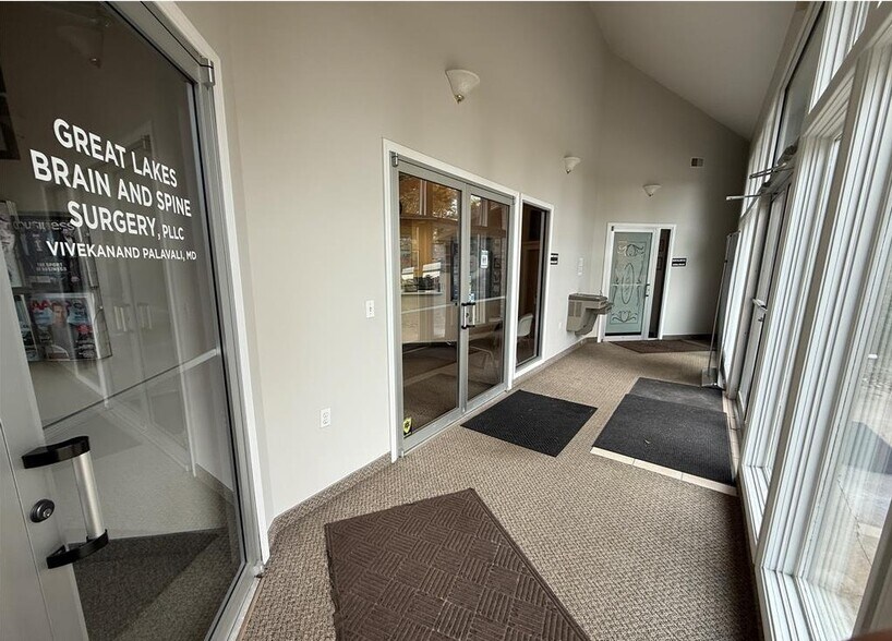 More Photos Of 3380 Beecher Rd, Flint Medical For Lease