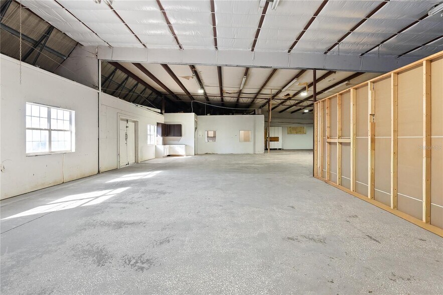 More Photos Of 904 Jan Mar Ct, Minneola Industrial For Sale