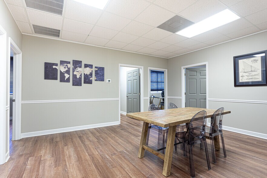 More Photos Of 12959 Palms West Dr, Loxahatchee Medical For Sale