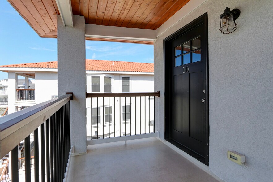 More Photos Of 5100 Atlantic Ave, Wildwood Hotel For Sale