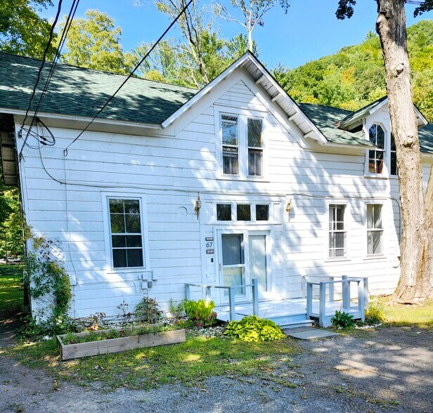 More Photos Of 37-69 Ava Maria Dr, Phoenicia Apartments For Sale