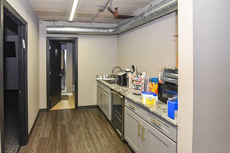 More Photos Of 3809 Clarks Ln, Baltimore Apartments For Sale