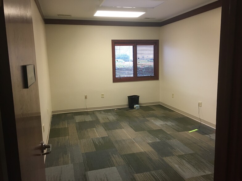 More Photos Of 120 Dillon Dr, Spartanburg Medical For Lease