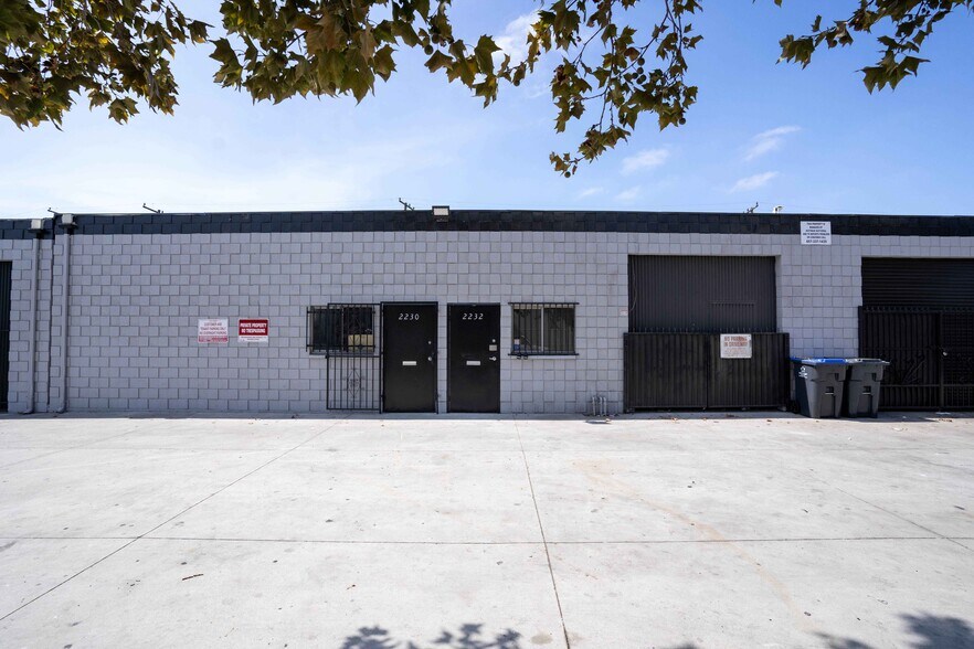 More Photos Of 2222-2308 W 2nd St, Santa Ana Service For Sale