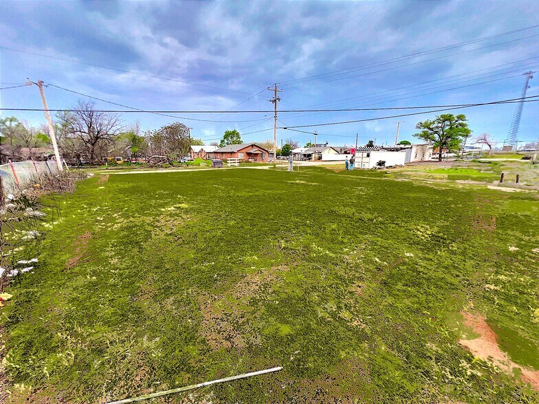 More Photos Of 413 W Broadway St, Hollis Hotel For Sale