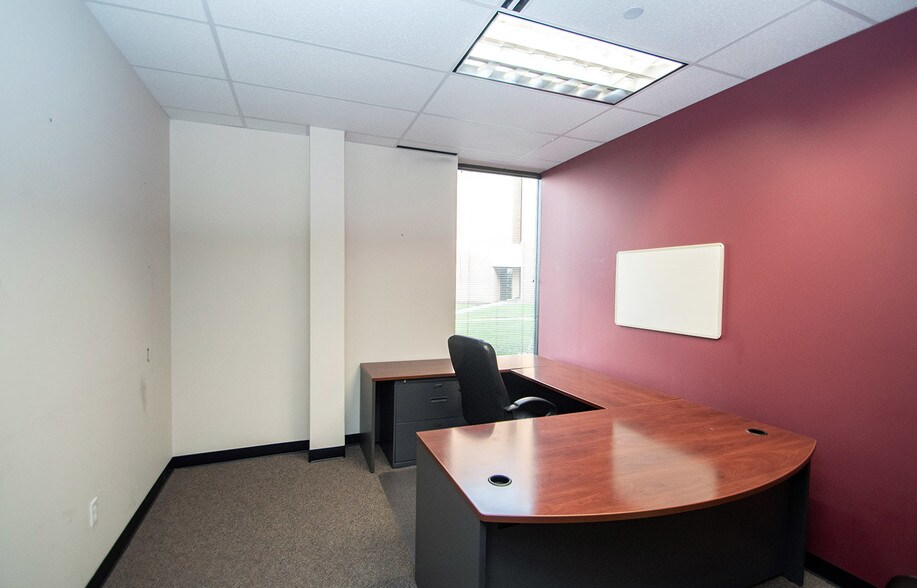 More Photos Of 9002 Purdue Rd, Indianapolis Office For Lease