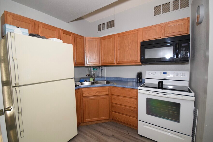 More Photos Of 530 Benham St, Bonne Terre Specialty For Sale