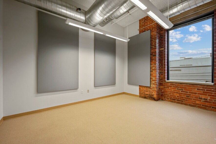 More Photos Of 2828-2840 Liberty Ave, Pittsburgh Office For Lease