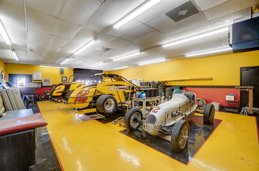 More Photos Of 4745 Wadsworth Rd, Dayton Warehouse For Lease