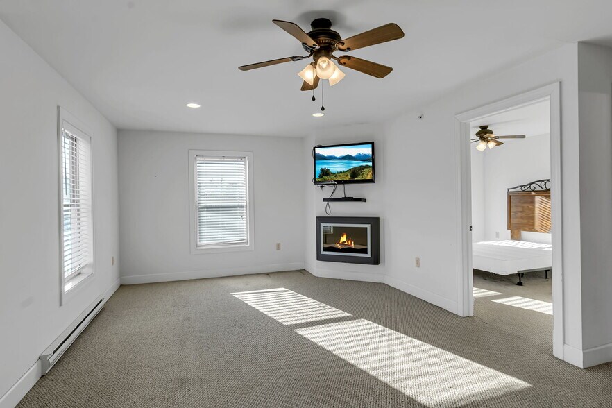 More Photos Of 38 Washington St, Ellicottville Storefront For Sale