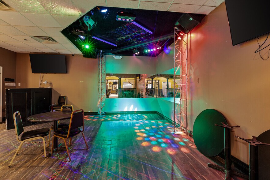 More Photos Of 2109 Pennsylvania Ave, Weirton Restaurant For Sale