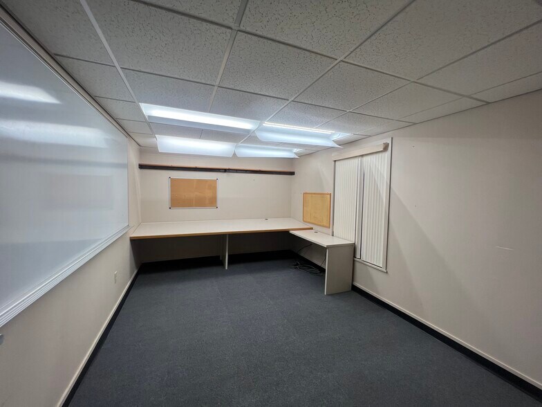 More Photos Of 205 Profit Dr, Victoria Showroom For Sale