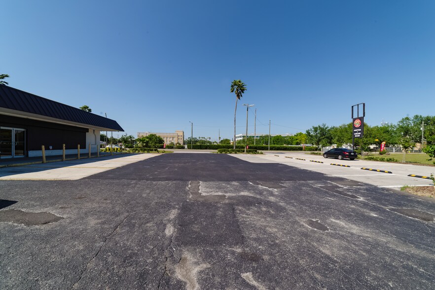 More Photos Of 934 E Henderson Ave, Tampa Unknown For Sale