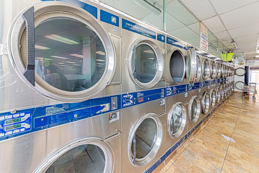 More Photos Of 1756 Pacific Ave, Long Beach Storefront For Sale