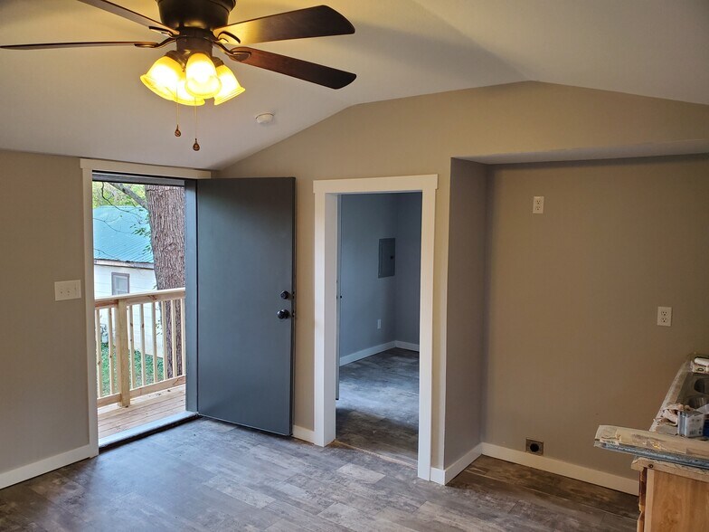 More Photos Of 86 Hillside Ave, Holiday Island Apartments For Sale