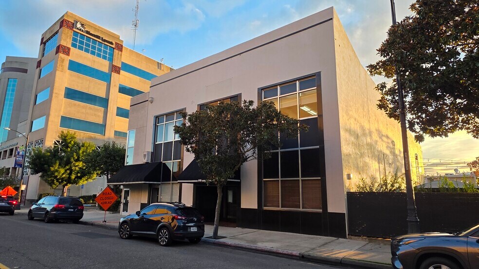 More Photos Of 817-819 10th St, Modesto Office For Lease