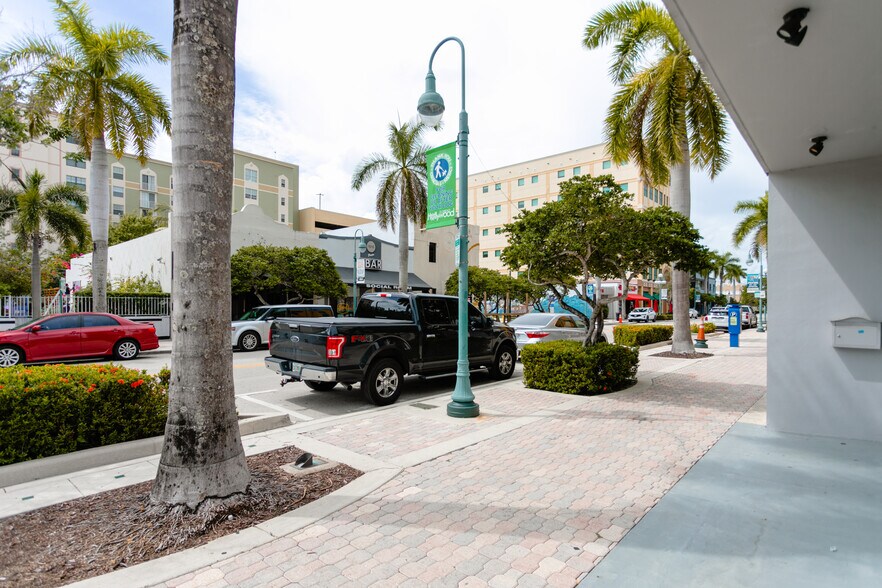 More Photos Of 1911 Harrison St, Hollywood Medical For Lease