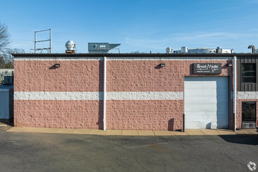 More Photos Of 10291 Frosty Ct, Manassas Warehouse For Lease