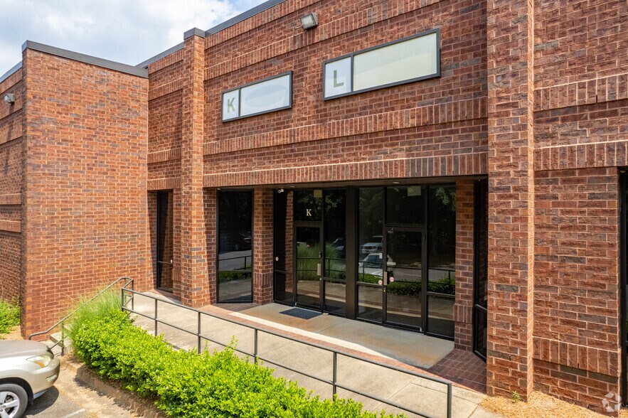 More Photos Of 450 Satellite Blvd NE, Suwanee Unknown For Lease