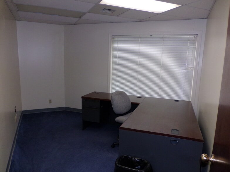 More Photos Of 401 Gilford Ave, Gilford Office For Lease