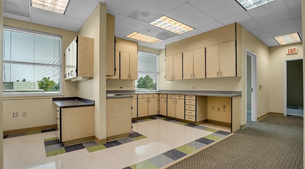 More Photos Of 693 Ray J. Glatt Cir, Woodburn Medical For Lease