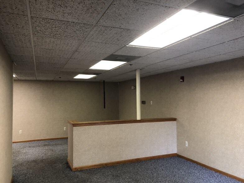 More Photos Of 178 Main Rd, Montville Flex For Lease