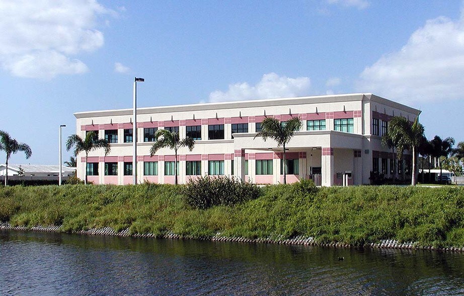 More Photos Of 1700 W Woolbright Rd, Boynton Beach Medical For Lease