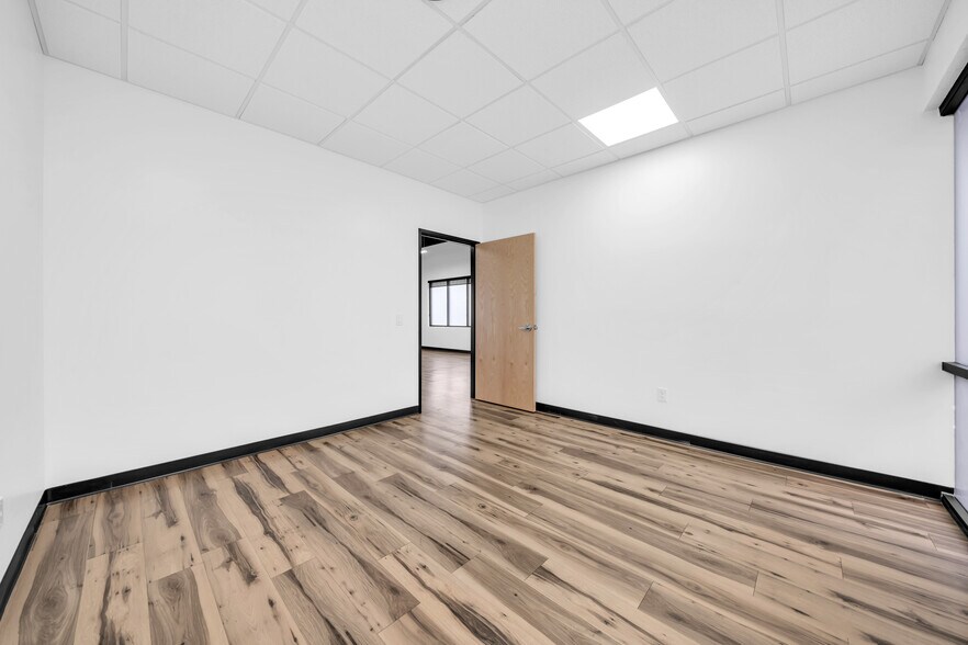 More Photos Of 3710 W Greenway Rd, Phoenix Medical For Sale