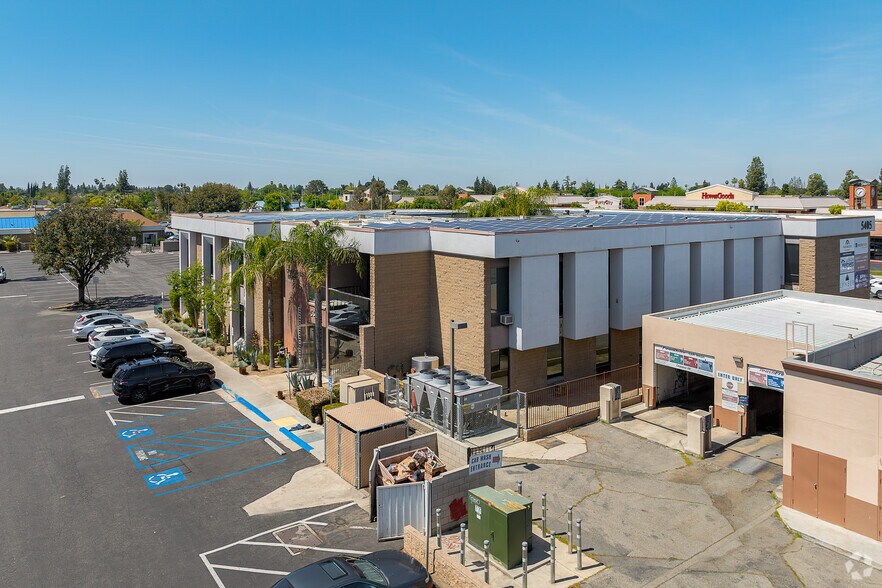 More Photos Of 5405 Stockdale Hwy, Bakersfield Office For Lease