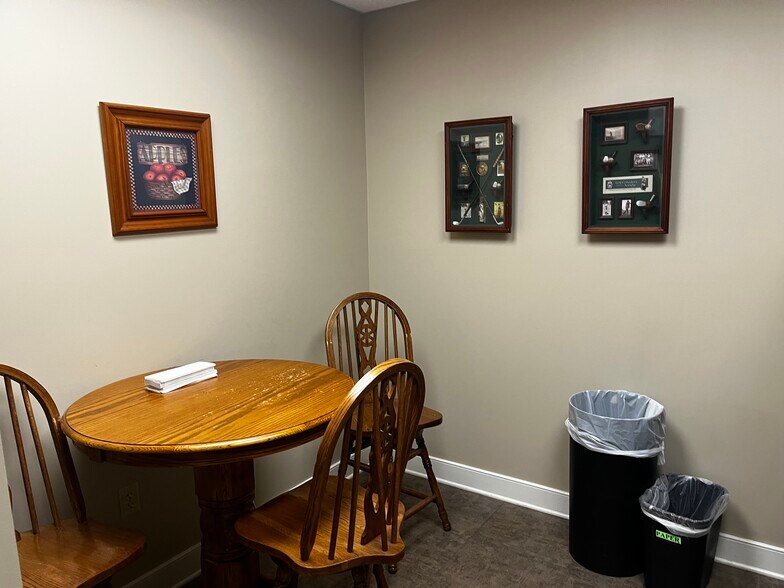 More Photos Of 5 Kitchen Pl, Asheville Office For Lease
