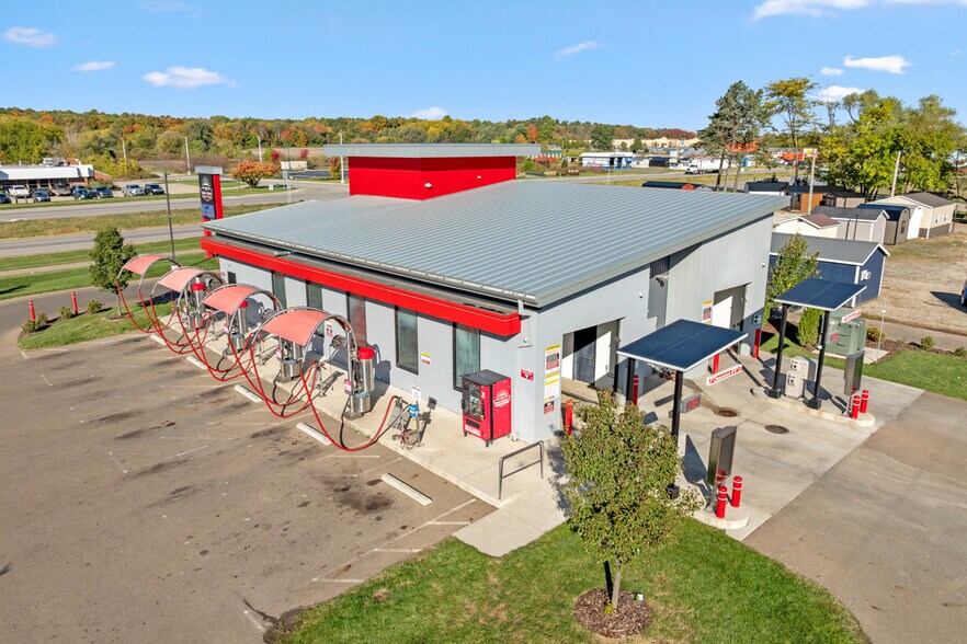 More Photos Of 655 S US Highway 131, Three Rivers General Retail For Sale