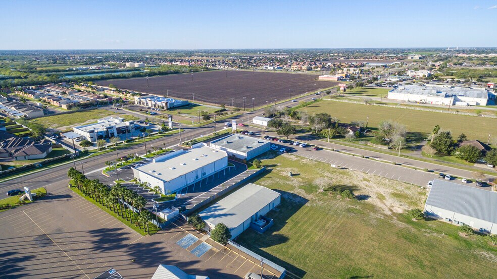 More Photos Of 2104 S McColl Rd, Edinburg Storefront For Lease