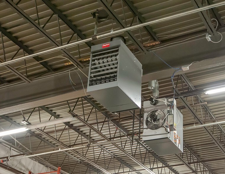 More Photos Of 400 Mack Dr, Croydon Flex For Lease