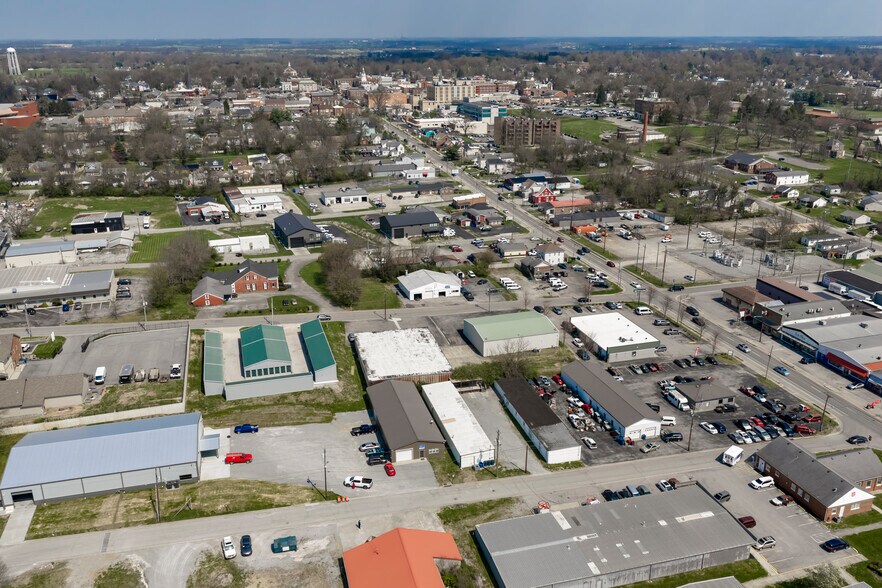 More Photos Of 422 Fryes Ln, Danville Sports And Entertainment For Sale