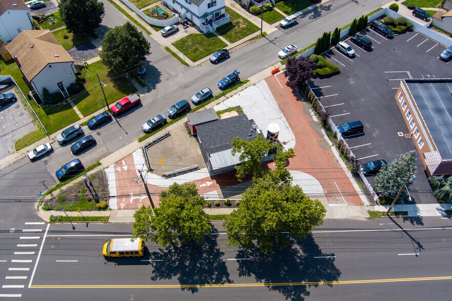 More Photos Of 2350 N Jerusalem Ave, North Bellmore Convenience Store For Sale