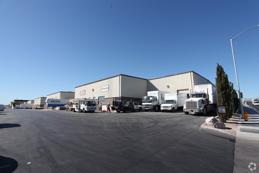 More Photos Of 3915 W Hacienda Ave, Las Vegas Warehouse For Lease