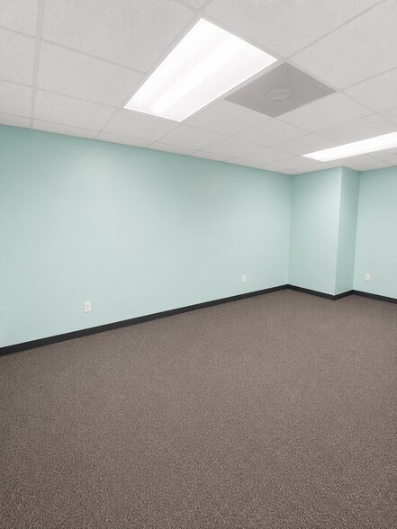 More Photos Of 272 Highway 41 N, Barnesville Office For Sale