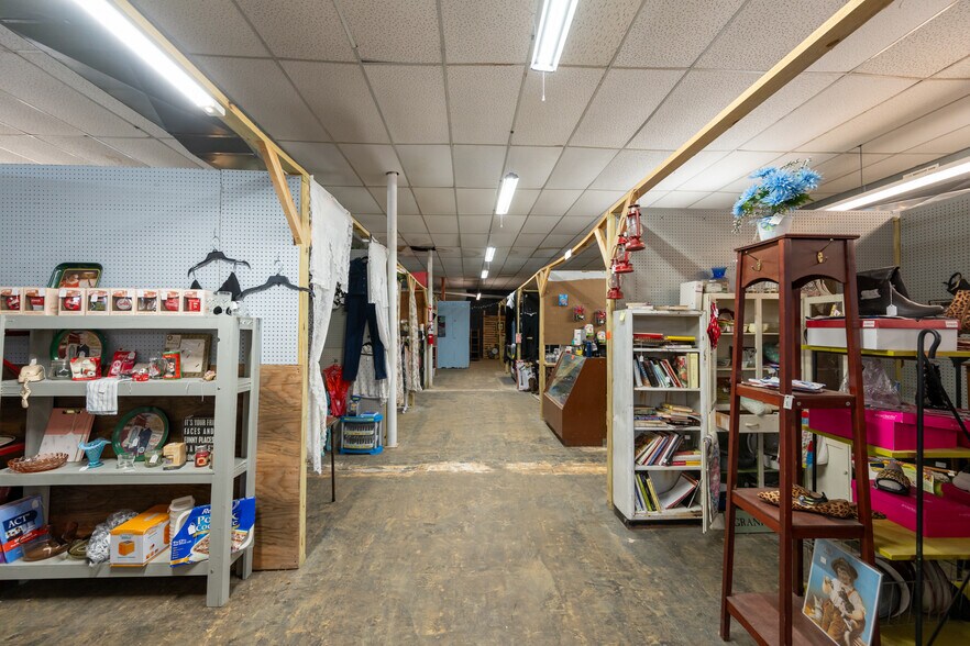 More Photos Of 20310 Main St E, Huntingdon Storefront For Sale