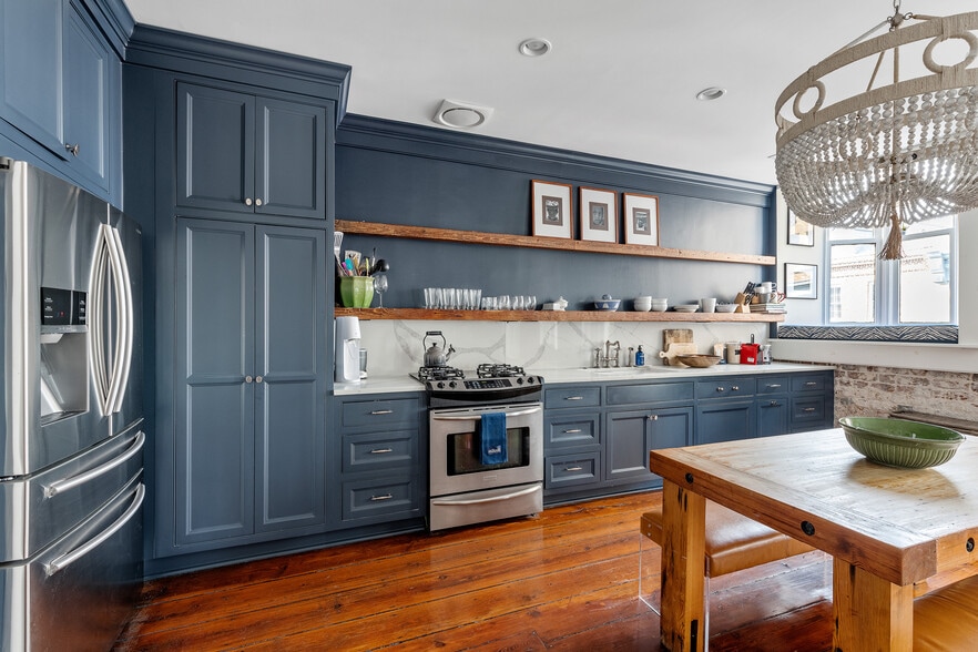 More Photos Of 21 Broad St, Charleston Storefront Retail Residential For Sale