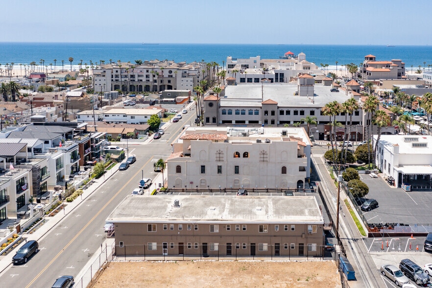 More Photos Of 315 3rd St, Huntington Beach Storefront Retail Office For Lease
