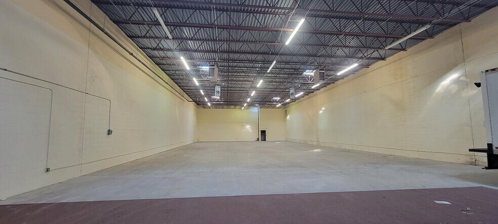 More Photos Of 3404 Sharp St, Landover Warehouse For Lease