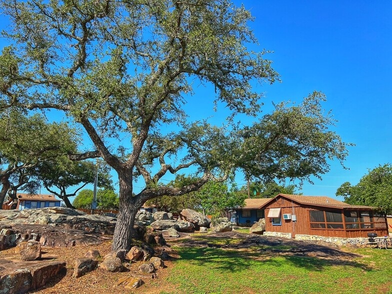 More Photos Of 1400 Ranch Road 261, Buchanan Dam Hotel For Sale