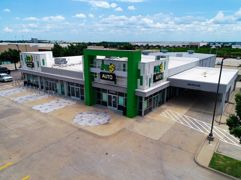 Primary Photo Of 39490 Lyndon B Johnson Fwy, Dallas Auto Dealership For Lease