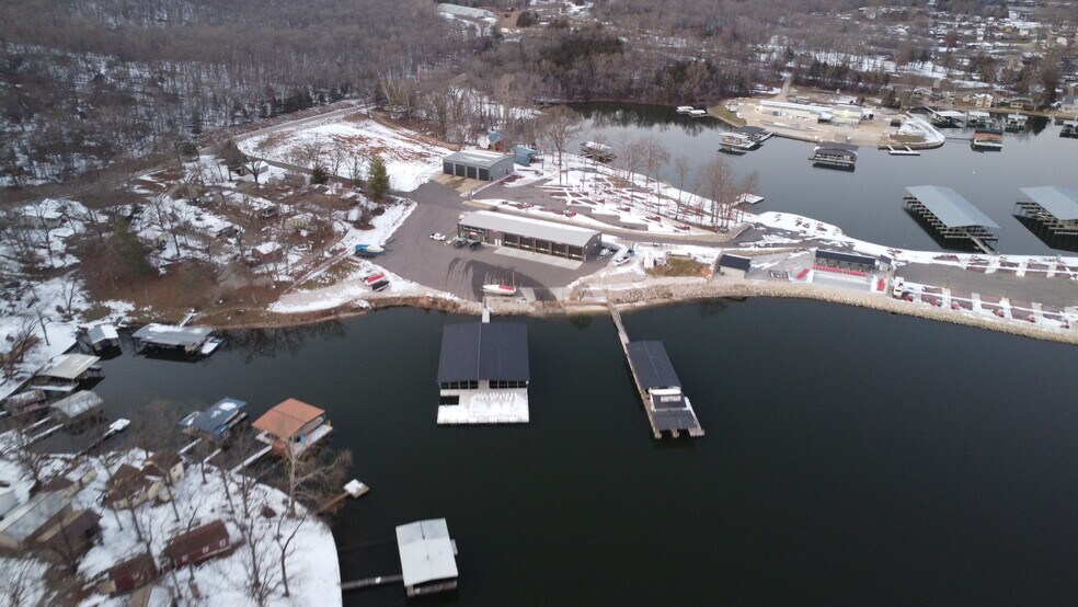 More Photos Of 27 Lighthouse Marina Rd, Sunrise Beach General Retail For Sale