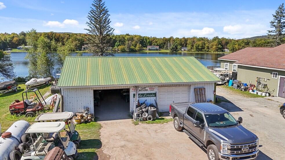 More Photos Of 60 Lake Lorain Rd, Poyntelle Restaurant For Sale