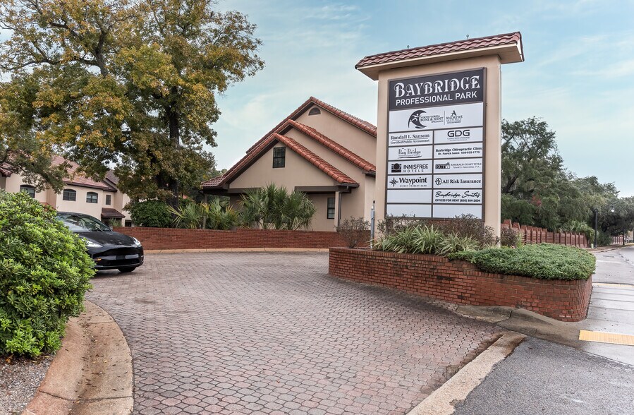 More Photos Of 77-87 Bay Bridge Dr, Gulf Breeze Medical For Sale