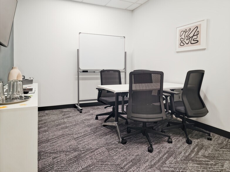 More Photos Of 7095 S Ballpark Dr, Franklin Coworking Space