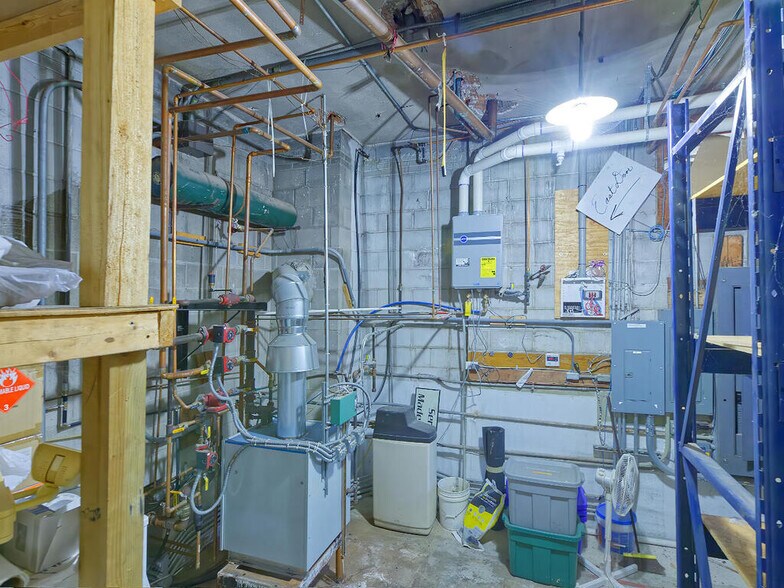 More Photos Of 410 1st St N, Winsted Office For Sale