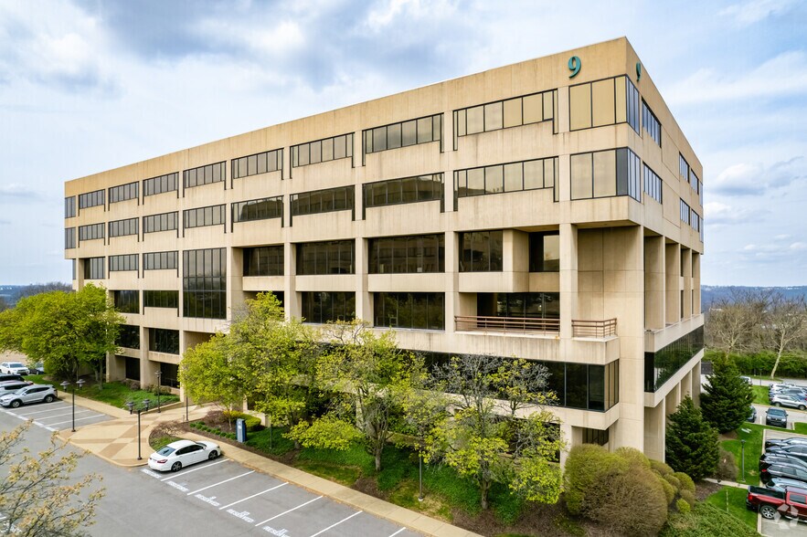 More Photos Of 750 Holiday Dr, Pittsburgh Office Residential For Lease