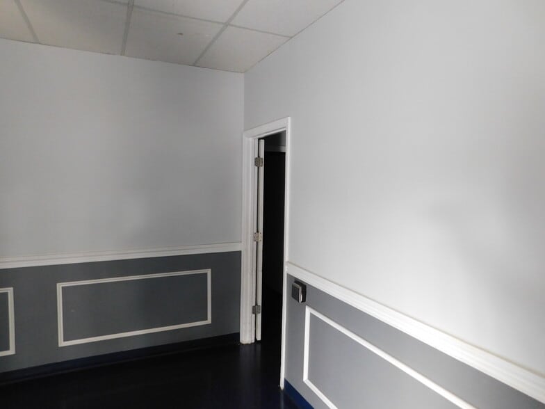 More Photos Of 813 N Lake Parker Ave, Lakeland Freestanding For Sale